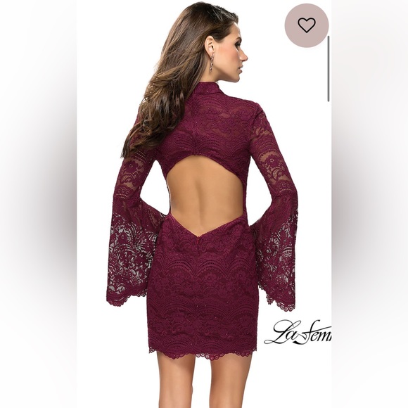 La Femme Long Bell-Sleeved Lace Homecoming Dress Size 2 NWT - Picture 2 of 9